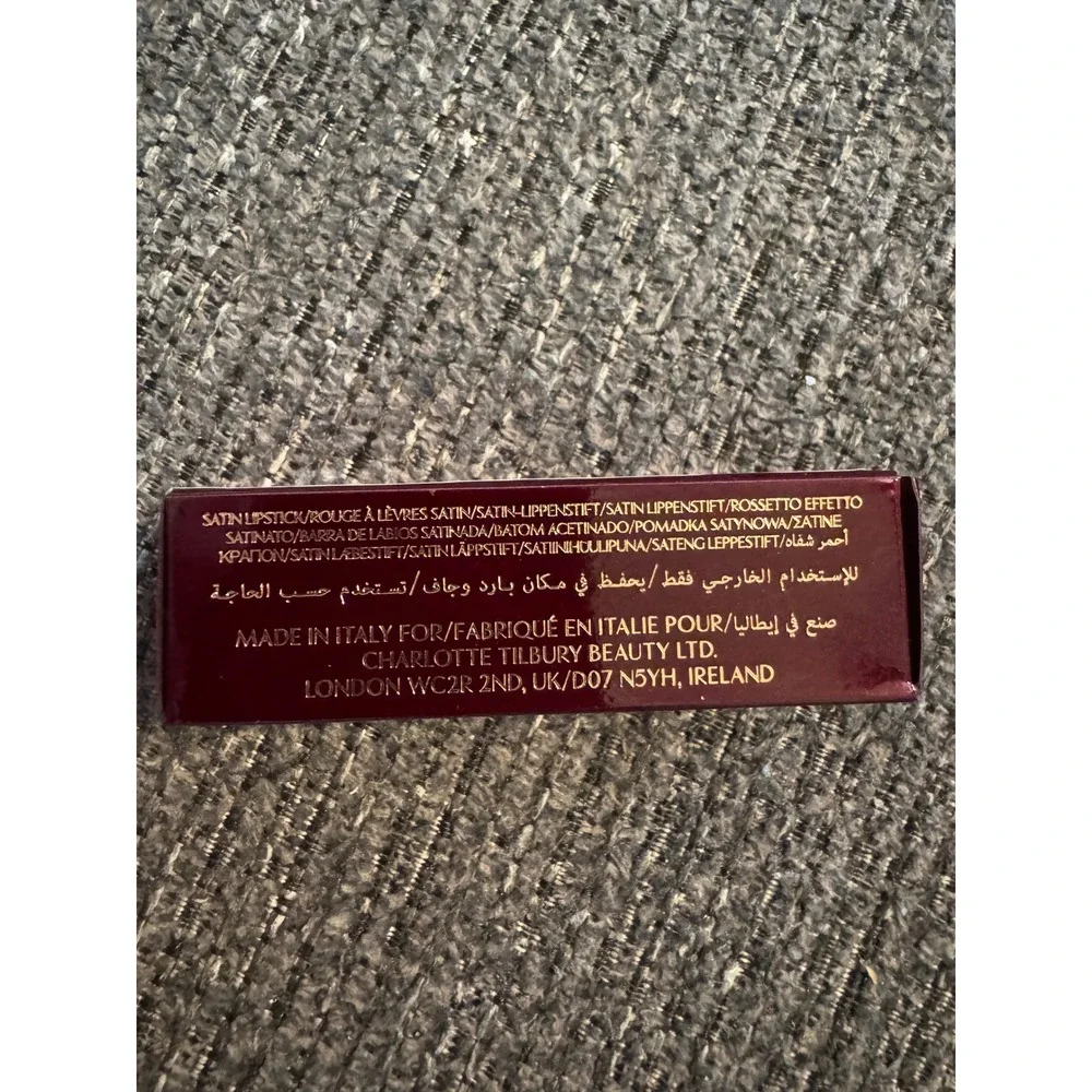 Charlotte Tilbury KISSING Lipstick Love Bite Warm Red Satin Finish 3.5g